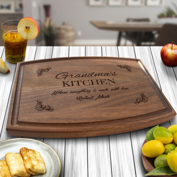 Moms Kitchen Personalized Board - Chic Makings